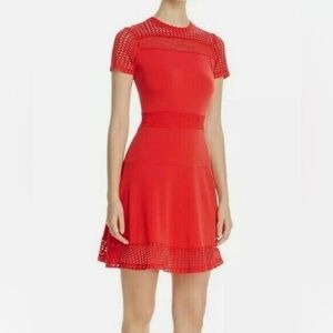 WOMEN'S MICHAEL/ MICHAEL KORS
RED MESH PANEL DRESS, SIZE LARGE